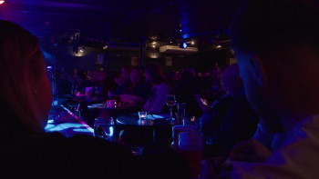 Angela Barnes: Hot Mess (2022) download