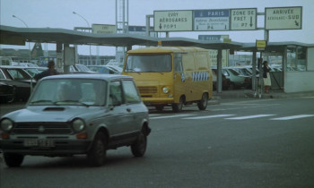 Belles, blondes et bronzées (1981) download