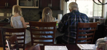 Bob Mackie: Naked Illusion (2024) download