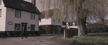 Daggers Inn (2025) download
