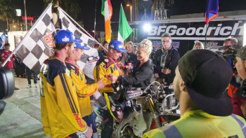 Dust 2 Glory (2017) download