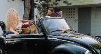 Girls on Top (2001) download