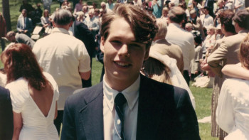 Obey Giant (2017) download