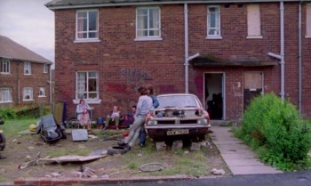 Rita, Sue and Bob Too (1987) download