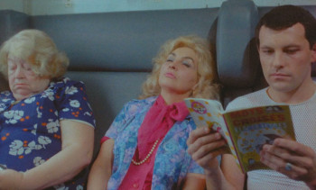 Une vraie jeune fille (1976) download