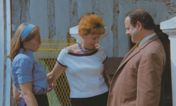 Une vraie jeune fille (1976) download